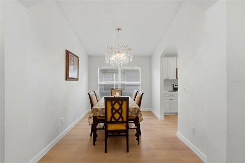 Villa ou maison à vendre à Kissimmee, Floride: 5 chambres, 212.37 m2 № 2139400 - photo 7