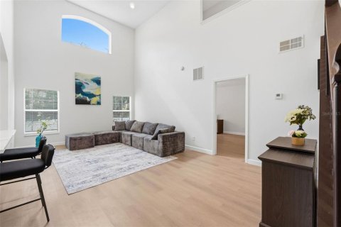 Villa ou maison à vendre à Kissimmee, Floride: 5 chambres, 212.37 m2 № 2139400 - photo 11