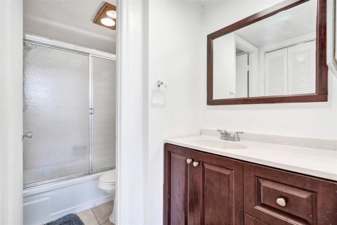 Condo in Davie, Florida, 2 bedrooms  № 2250575 - photo 11