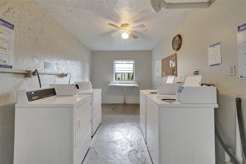 Condo in Davie, Florida, 2 bedrooms  № 2250575 - photo 26
