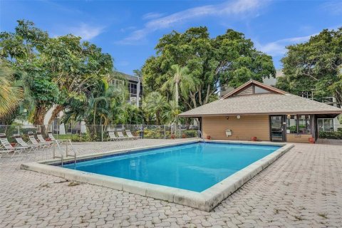 Condo in Davie, Florida, 2 bedrooms  № 2250575 - photo 30