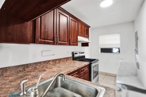 Condo in Davie, Florida, 2 bedrooms  № 2250575 - photo 5