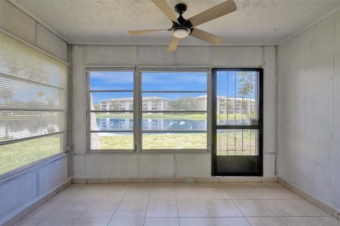 Condo in Davie, Florida, 2 bedrooms  № 2250575 - photo 17