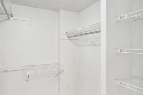 Condo in Davie, Florida, 2 bedrooms  № 2250575 - photo 10