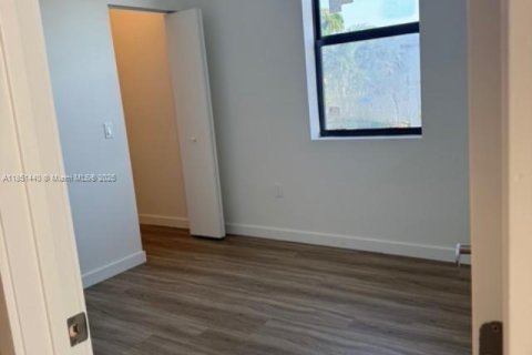 House in Florida City, Florida 4 bedrooms № 1857465 - photo 15