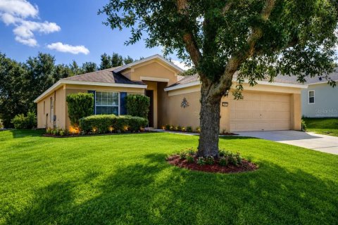 House in Clermont, Florida 4 bedrooms, 149.02 sq.m. № 2230529