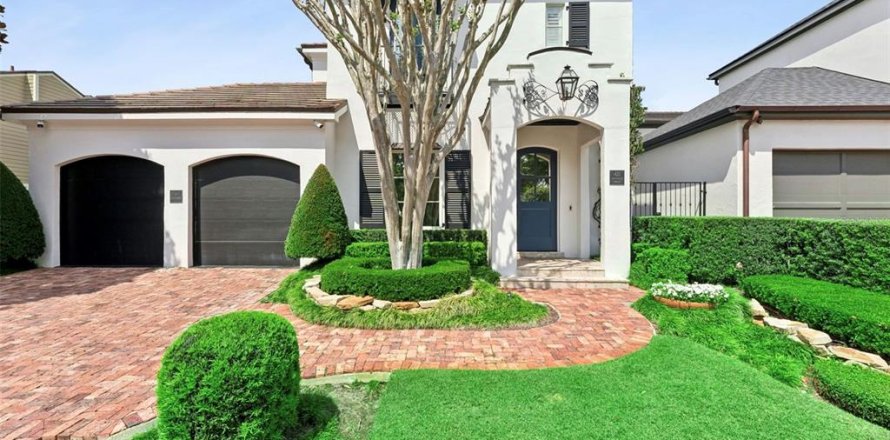 House in Winter Park, Florida 3 bedrooms, 222.87 sq.m. № 2122815