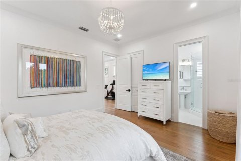 House in Winter Park, Florida 3 bedrooms, 222.87 sq.m. № 2122815 - photo 25