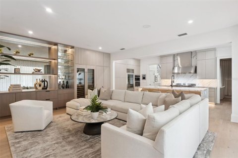 House in Winter Park, Florida 3 bedrooms, 222.87 sq.m. № 2122815 - photo 4