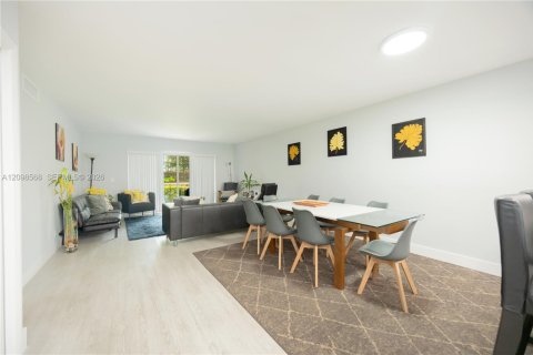 Copropriété à vendre à Weston, Floride: 2 chambres, 113.34 m2 № 2402335 - photo 14
