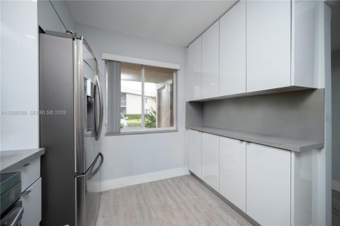 Copropriété à vendre à Weston, Floride: 2 chambres, 113.34 m2 № 2402335 - photo 4