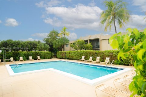 Copropriété à vendre à Weston, Floride: 2 chambres, 113.34 m2 № 2402335 - photo 25