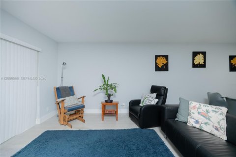 Copropriété à vendre à Weston, Floride: 2 chambres, 113.34 m2 № 2402335 - photo 10
