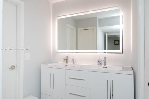 Copropriété à vendre à Weston, Floride: 2 chambres, 113.34 m2 № 2402335 - photo 19