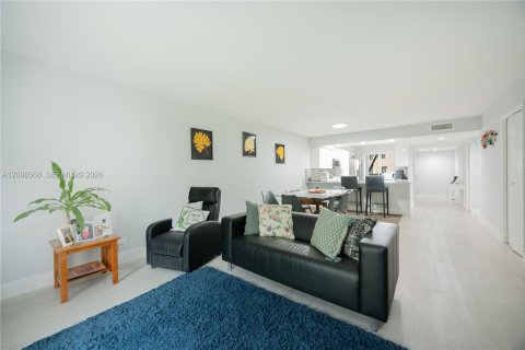 Copropriété à vendre à Weston, Floride: 2 chambres, 113.34 m2 № 2402335 - photo 13