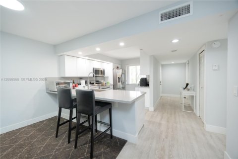 Copropriété à vendre à Weston, Floride: 2 chambres, 113.34 m2 № 2402335 - photo 6