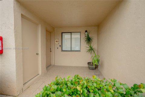 Copropriété à vendre à Weston, Floride: 2 chambres, 113.34 m2 № 2402335 - photo 30