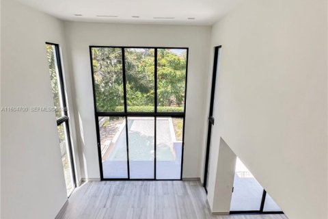 Casa en alquiler en Miami Beach, Florida, 4 dormitorios, 347.73 m2 № 2059734 - foto 11