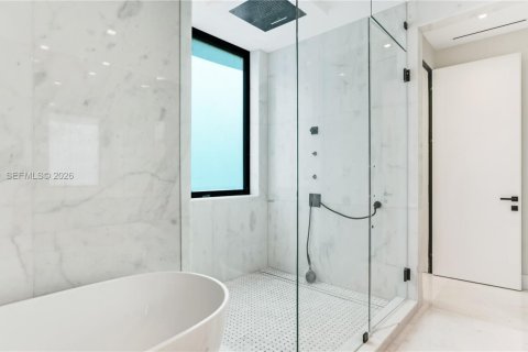 Casa en alquiler en Miami Beach, Florida, 4 dormitorios, 347.73 m2 № 2059734 - foto 28