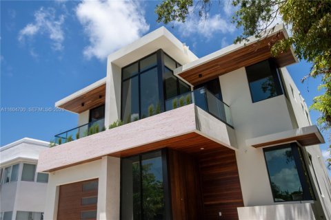 Casa en alquiler en Miami Beach, Florida, 4 dormitorios, 347.73 m2 № 2059734 - foto 3