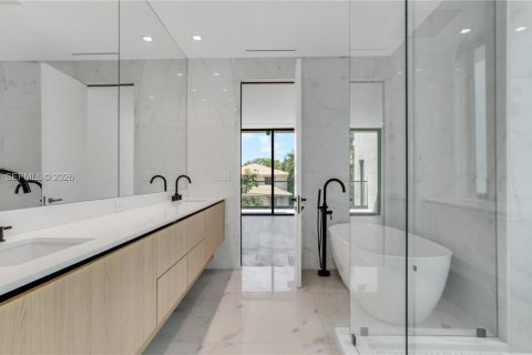 Casa en alquiler en Miami Beach, Florida, 4 dormitorios, 347.73 m2 № 2059734 - foto 27