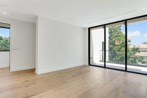 Casa en alquiler en Miami Beach, Florida, 4 dormitorios, 347.73 m2 № 2059734 - foto 24