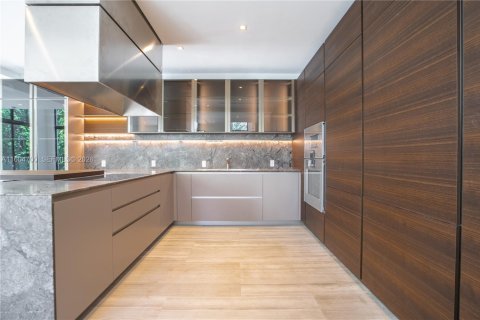 Casa en alquiler en Miami Beach, Florida, 4 dormitorios, 347.73 m2 № 2059734 - foto 19