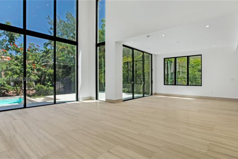Casa en alquiler en Miami Beach, Florida, 4 dormitorios, 347.73 m2 № 2059734 - foto 9
