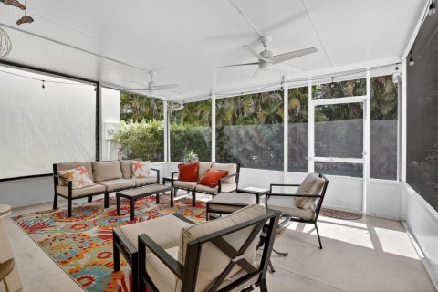 House in Dania Beach, Florida 3 bedrooms, 121.61 sq.m. № 2261955 - photo 29