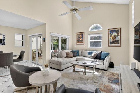 House in Dania Beach, Florida 3 bedrooms, 121.61 sq.m. № 2261955 - photo 16