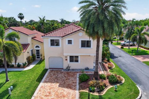 House in Dania Beach, Florida 3 bedrooms, 121.61 sq.m. № 2261955