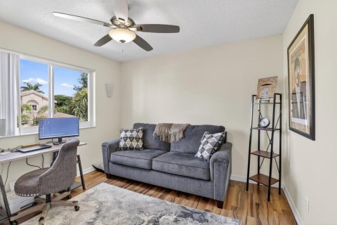House in Dania Beach, Florida 3 bedrooms, 121.61 sq.m. № 2261955 - photo 28