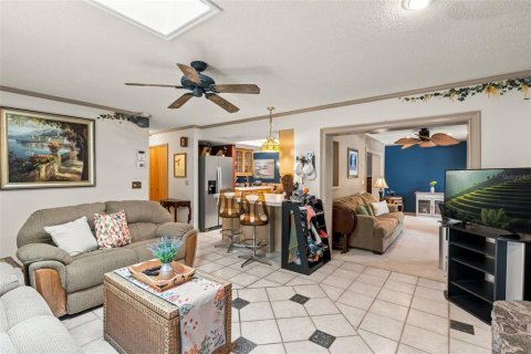 House in Longwood, Florida 4 bedrooms, 201.69 sq.m. № 2203293 - photo 12