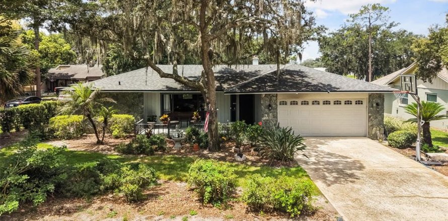 House in Longwood, Florida 4 bedrooms, 201.69 sq.m. № 2203293