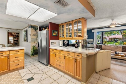 House in Longwood, Florida 4 bedrooms, 201.69 sq.m. № 2203293 - photo 8