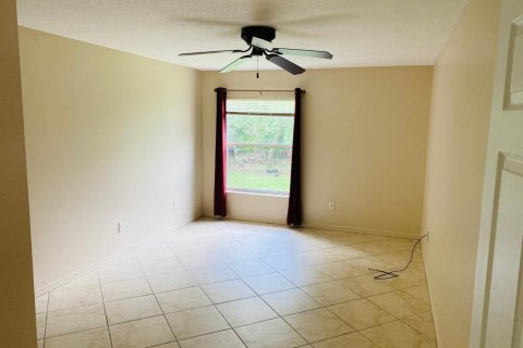 Villa ou maison à louer à Port St. Lucie, Floride: 3 chambres, 186.36 m2 № 2175771 - photo 17