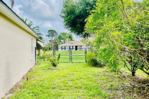 Villa ou maison à louer à Port St. Lucie, Floride: 3 chambres, 186.36 m2 № 2175771 - photo 24