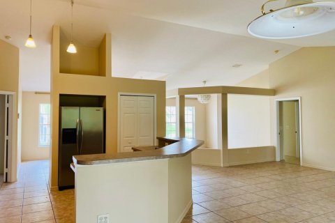 Villa ou maison à louer à Port St. Lucie, Floride: 3 chambres, 186.36 m2 № 2175771 - photo 6