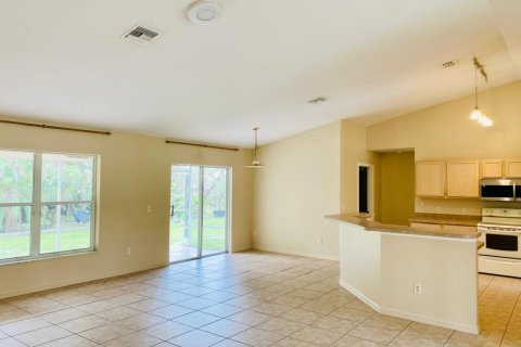 Villa ou maison à louer à Port St. Lucie, Floride: 3 chambres, 186.36 m2 № 2175771 - photo 7