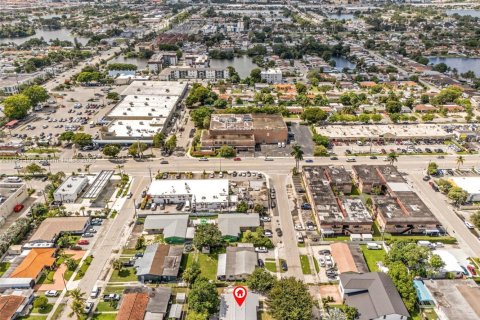 Casa en venta en Hialeah, Florida, 4 dormitorios, 144.37 m2 № 1925272 - foto 28