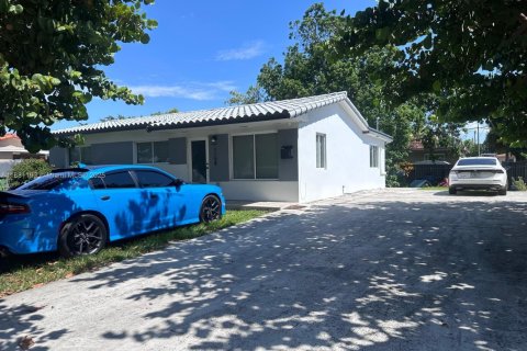 Casa en venta en Hialeah, Florida, 4 dormitorios, 144.37 m2 № 1925272 - foto 6