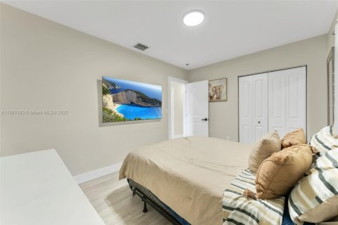Casa en venta en Hialeah, Florida, 4 dormitorios, 144.37 m2 № 1925272 - foto 18