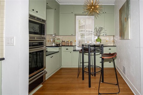 Casa en alquiler en Orlando, Florida, 4 dormitorios, 196.21 m2 № 1918467 - foto 11