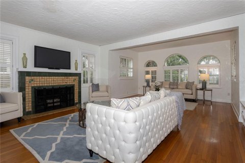 Casa en alquiler en Orlando, Florida, 4 dormitorios, 196.21 m2 № 1918467 - foto 6