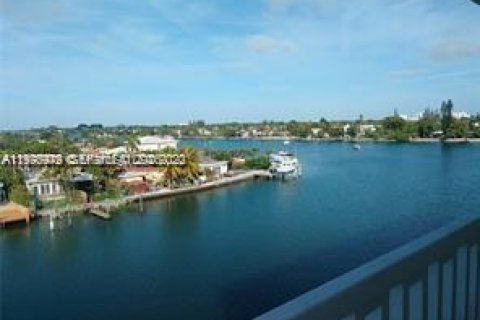 Купить кондоминиум в Майами-Бич, Флорида 2 спальни, 101.45м2, № 2043415 - фото 3