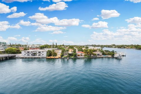 Купить кондоминиум в Майами-Бич, Флорида 2 спальни, 101.45м2, № 2043415 - фото 4