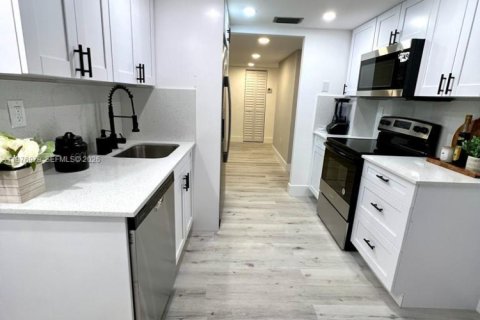 Купить кондоминиум в Майами-Бич, Флорида 2 спальни, 101.45м2, № 2043415 - фото 14