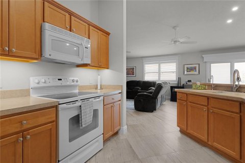 Casa en venta en The Villages, Florida, 2 dormitorios, 110.37 m2 № 1908635 - foto 10