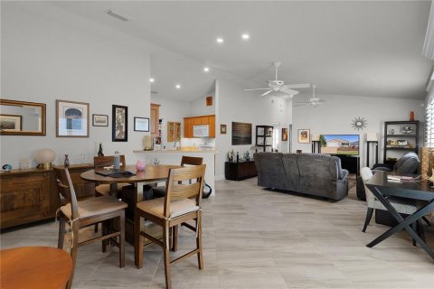 Casa en venta en The Villages, Florida, 2 dormitorios, 110.37 m2 № 1908635 - foto 4