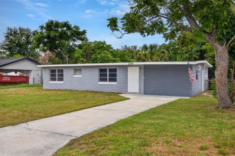 House in Winter Haven, Florida 4 bedrooms, 97.36 sq.m. № 2204108 - photo 5